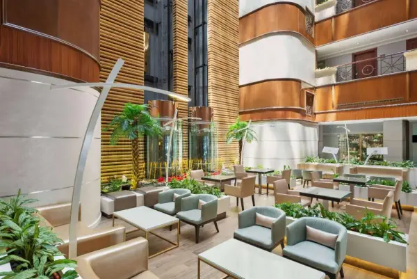 Howard Johnson Plaza by Wyndham Dubai Deira 4